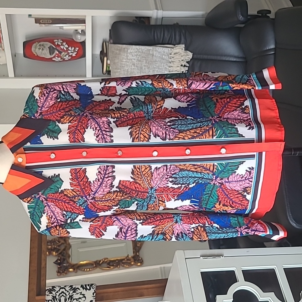 Woman's Blouse - Picture 1 of 8